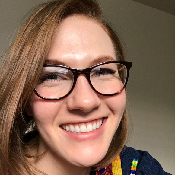 Meet your Posher, Kendle - Picture 1 of 1